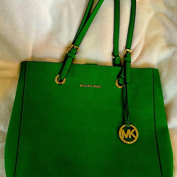 Michael Kors Handbags - Micheal Kors travel tote bag